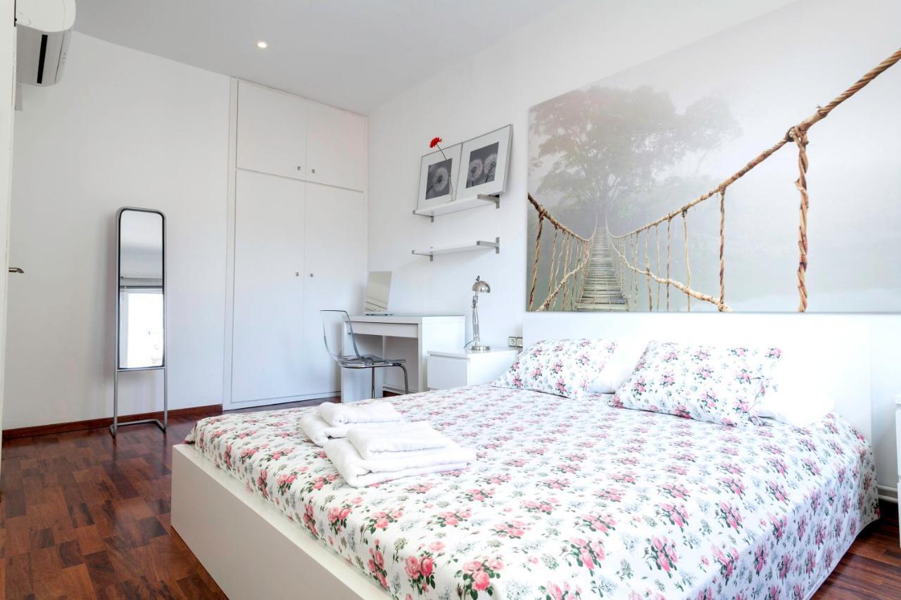 Barcelona Comtal Apartments Bagian luar foto