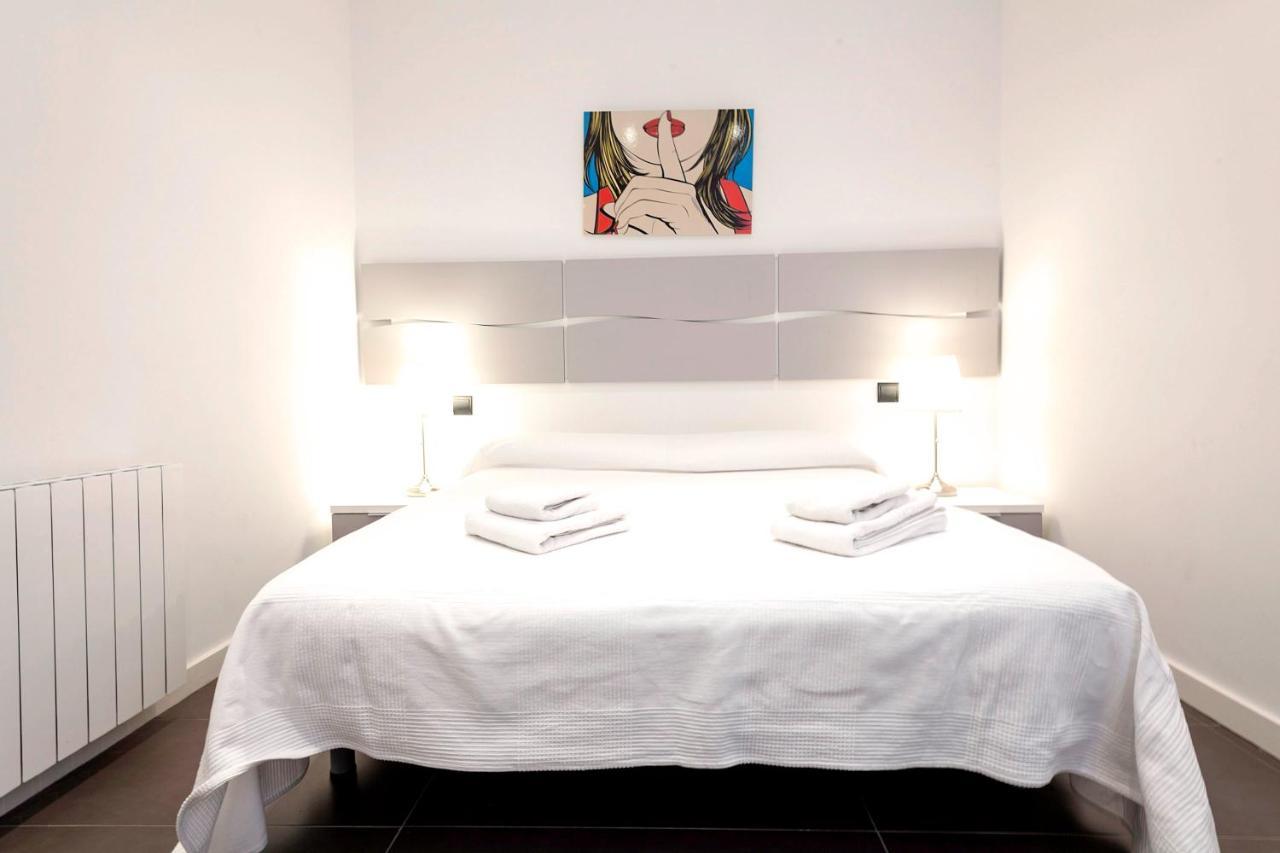 Barcelona Comtal Apartments Bagian luar foto