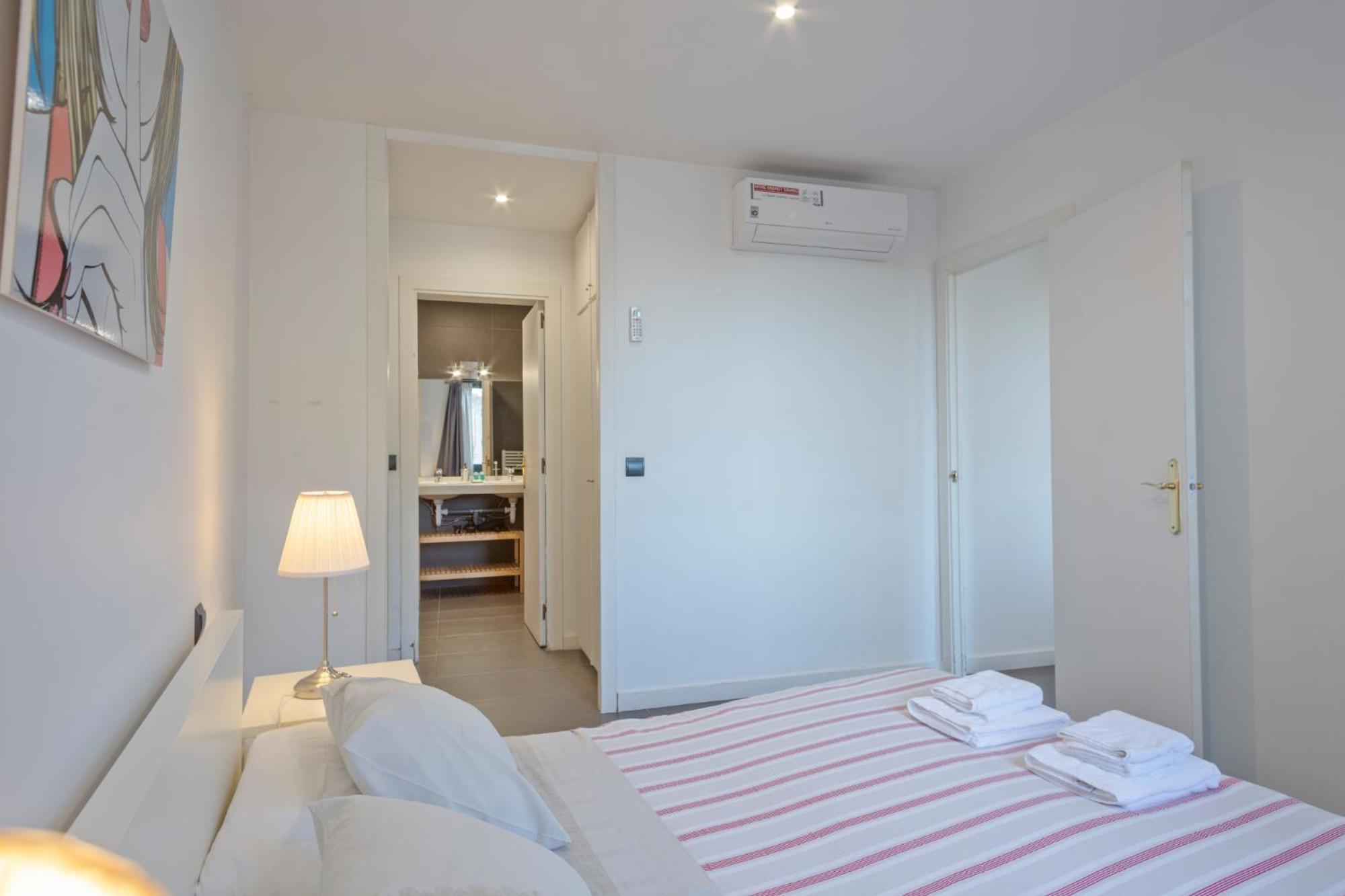 Barcelona Comtal Apartments Bagian luar foto